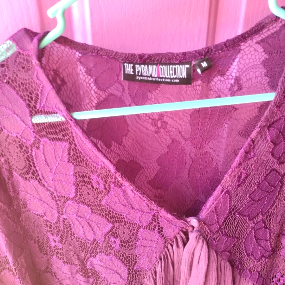 Pyramid collection,tunic,lace